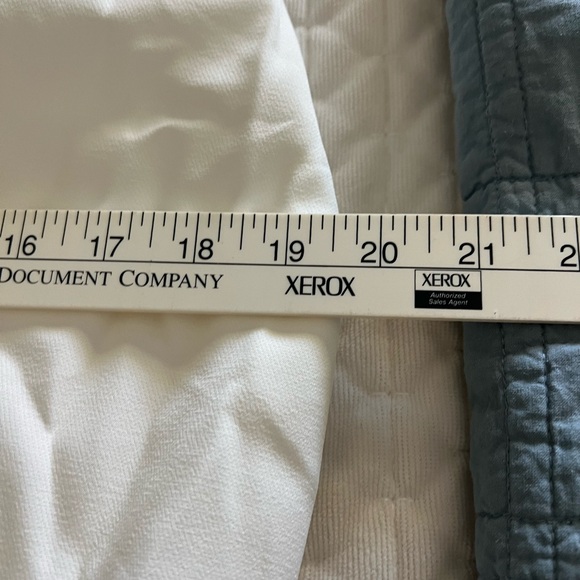 Elegant White Gown - Picture 11 of 16